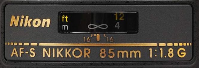 nikon 85mm focal-length lens